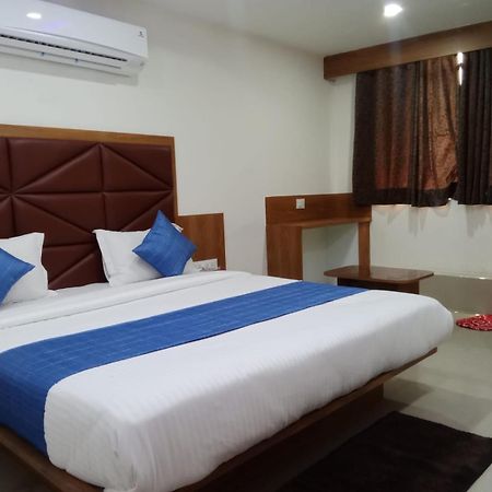 Hotel Rk Villa Вадодара Экстерьер фото
